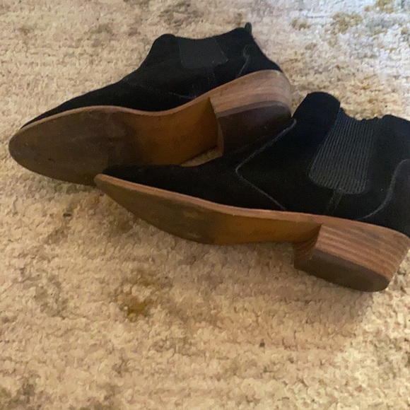 Black suede GAP Chelsea ankle boots - Picture 6 of 6